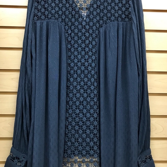 NWT Free People Top Navy  Lace Back Detail - Picture 2 of 4